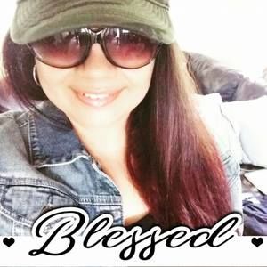 Meet your Posher, Raynette